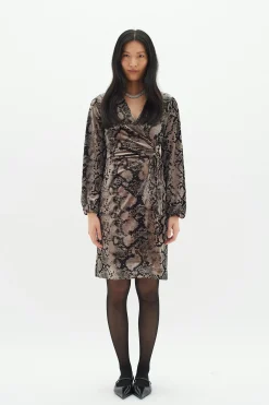 InWear BrynnIW Goriel velur Wrap Kjole* Kjoler